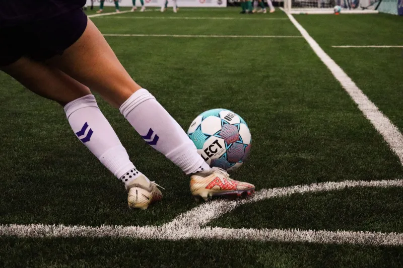 Spin, Geometry, and Reaction Time: The Unforgiving Physics Behind Soccer's Penalty Kick