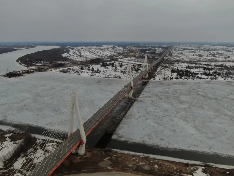 Exposed on All Sides: The Thermodynamic Reason Bridges Ice Over Long Before the Road Beneath Them